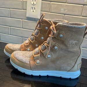 Sorel women’s Brown Joan Explorer Snow boot 8.5great  shape worn less than 5x